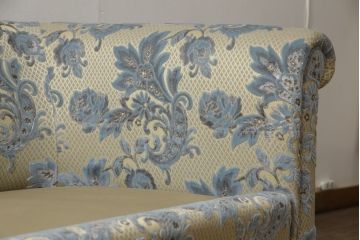 中古　超美品　DREXEL HERITAGE(ドレクセルヘリテイジ)　水色の花柄が上品な3人掛けソファ(定価約100万円)(アームソファ、三人掛け、3P)(R-051810)