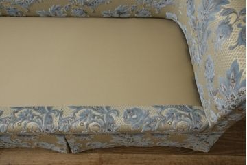 中古　超美品　DREXEL HERITAGE(ドレクセルヘリテイジ)　水色の花柄が上品な3人掛けソファ(定価約100万円)(アームソファ、三人掛け、3P)(R-051810)