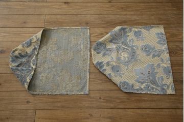 中古　超美品　DREXEL HERITAGE(ドレクセルヘリテイジ)　水色の花柄が上品な3人掛けソファ(定価約100万円)(アームソファ、三人掛け、3P)(R-051810)