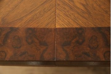 中古　美品　DREXEL HERITAGE(ドレクセルヘリテイジ)　FRANCESCA(フランチェスカ)シリーズ　優美な佇まいのダイニングテーブル(2人掛け、4人掛け)(R-051811)