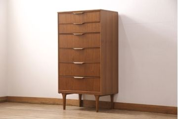 ヴィンテージ家具　イギリス　Austinsuite(オースティンスイート)　ミッドセンチュリースタイルにもおすすめ!チーク材製チェスト(引き出し、サイドチェスト、ビンテージ)(R-051813)