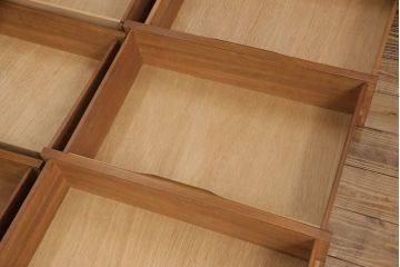 ヴィンテージ家具　イギリス　Austinsuite(オースティンスイート)　ミッドセンチュリースタイルにもおすすめ!チーク材製チェスト(引き出し、サイドチェスト、ビンテージ)(R-051813)