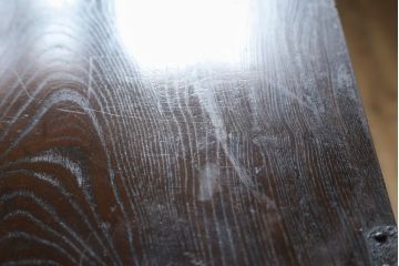 和製アンティーク　極上　三方ケヤキ材　印象的な丸い金具と、ケヤキの杢目が互いに引き立て合う上手二本松帳場箪笥(収納箪笥、引き出し、サイドキャビネット、戸棚)(R-051814)