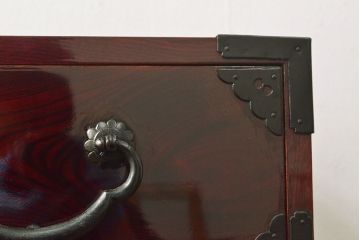 和製アンティーク　美品　漆が綺麗な前面ケヤキ材の仙台箪笥(和箪笥、チェスト、タンス、引き出し)(R-051817)
