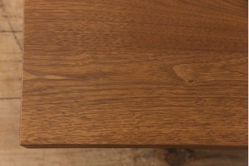 中古　美品　リアルスタイル(REALStyle)　ウォールナット材　キノーシャ(KENOSHA)　シンプルなリビングテーブル(ローテーブル、センターテーブル、座卓)(定価約19万円)(R-051821)