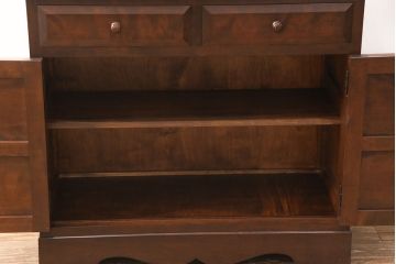 中古　美品　松本民芸家具　シックな雰囲気がおしゃれなA型食器棚(カップボード、キャビネット、収納棚、戸棚)(定価約50万円)(R-051823)