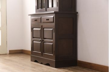 中古　美品　松本民芸家具　シックな雰囲気がおしゃれなA型食器棚(カップボード、キャビネット、収納棚、戸棚)(定価約50万円)(R-051823)