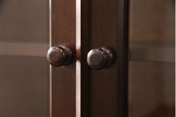 中古　美品　松本民芸家具　シックな雰囲気がおしゃれなA型食器棚(カップボード、キャビネット、収納棚、戸棚)(定価約50万円)(R-051823)