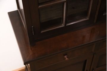 中古　美品　松本民芸家具　シックな雰囲気がおしゃれなA型食器棚(カップボード、キャビネット、収納棚、戸棚)(定価約50万円)(R-051823)