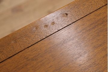 中古　DREXEL HERITAGE(ドレクセルヘリテイジ)のTriune(トライユン)シリーズ!　気品が漂う洗練された佇まいが魅力のニーホールデスク(両袖デスク、机、在宅ワーク、在宅用ワークデスク)(定価約41万円)(R-051824)