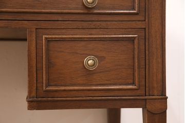 中古　DREXEL HERITAGE(ドレクセルヘリテイジ)のTriune(トライユン)シリーズ!　気品が漂う洗練された佇まいが魅力のニーホールデスク(両袖デスク、机、在宅ワーク、在宅用ワークデスク)(定価約41万円)(R-051824)