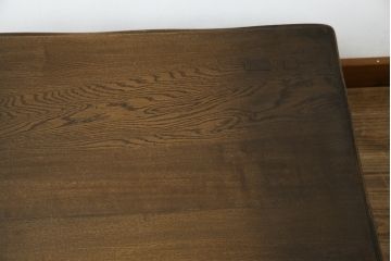 ビンテージ　美品　神戸洋家具　永田良介商店　特注品　民芸風　シンプルなデザインがお部屋に取り入れやすいナラ材製ローテーブル(座卓、センターテーブル、ヴィンテージ)(R-051825)