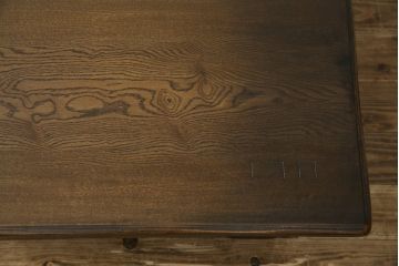 ビンテージ　美品　神戸洋家具　永田良介商店　特注品　民芸風　シンプルなデザインがお部屋に取り入れやすいナラ材製ローテーブル(座卓、センターテーブル、ヴィンテージ)(R-051825)