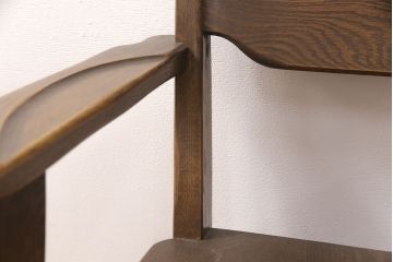 ビンテージ　美品　神戸洋家具　永田良介商店　特注品　民芸風　ナラ材　木の温もりを感じるアームチェア(1人掛け、椅子、ヴィンテージ)(R-051828)