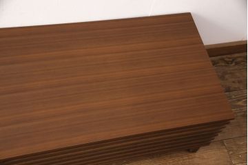 中古　美品　リアルスタイル製(Real Style)　ウォールナット材　洗練されたモダンなデザインが魅力的なローボード(リビング収納、サイドボード)(R-051830)