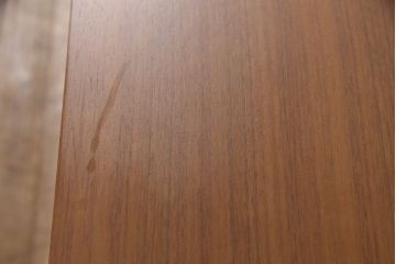 中古　美品　リアルスタイル製(Real Style)　ウォールナット材　洗練されたモダンなデザインが魅力的なローボード(リビング収納、サイドボード)(R-051830)