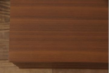 中古　美品　リアルスタイル製(Real Style)　ウォールナット材　洗練されたモダンなデザインが魅力的なローボード(リビング収納、サイドボード)(R-051830)