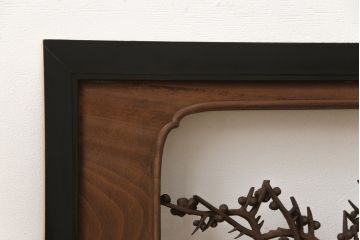 アンティーク建具　楠木(クスノキ)材　梅の木と笹の彫刻がお見事!!　和の風情を高める彫刻欄間(明かり取り、明り取り)(R-051831)