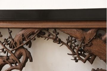 アンティーク建具　楠木(クスノキ)材　梅の木と笹の彫刻がお見事!!　和の風情を高める彫刻欄間(明かり取り、明り取り)(R-051831)