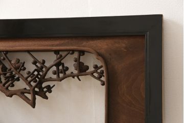 アンティーク建具　楠木(クスノキ)材　梅の木と笹の彫刻がお見事!!　和の風情を高める彫刻欄間(明かり取り、明り取り)(R-051831)