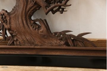 アンティーク建具　楠木(クスノキ)材　梅の木と笹の彫刻がお見事!!　和の風情を高める彫刻欄間(明かり取り、明り取り)(R-051831)