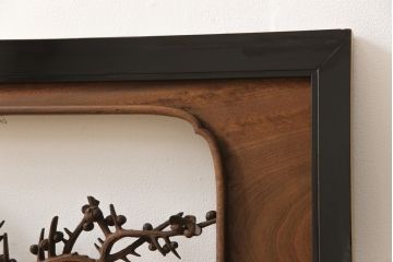 アンティーク建具　楠木(クスノキ)材　梅の木と笹の彫刻がお見事!!　和の風情を高める彫刻欄間(明かり取り、明り取り)(R-051831)