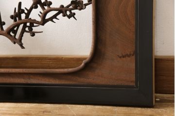 アンティーク建具　楠木(クスノキ)材　梅の木と笹の彫刻がお見事!!　和の風情を高める彫刻欄間(明かり取り、明り取り)(R-051831)
