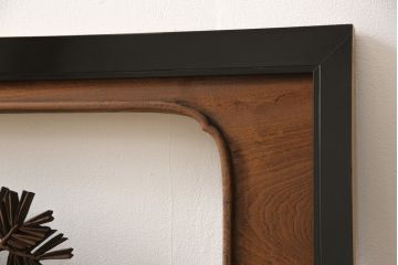 アンティーク建具　楠木(クスノキ)材　松の木の彫刻が上品なアクセントになる彫刻欄間(明かり取り、明り取り)(R-051832)