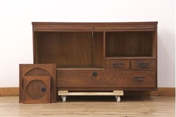 和製アンティーク　前面ケヤキ材　ガラスを入れて丸窓にリメイク!　レトロなデザインが可愛らしい収納戸棚(テレビボード、テレビ台、サイドボード、ローボード)(R-051838)