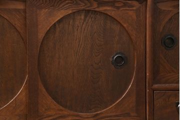 和製アンティーク　前面ケヤキ材　ガラスを入れて丸窓にリメイク!　レトロなデザインが可愛らしい収納戸棚(テレビボード、テレビ台、サイドボード、ローボード)(R-051838)