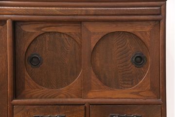 和製アンティーク　前面ケヤキ材　ガラスを入れて丸窓にリメイク!　レトロなデザインが可愛らしい収納戸棚(テレビボード、テレビ台、サイドボード、ローボード)(R-051838)