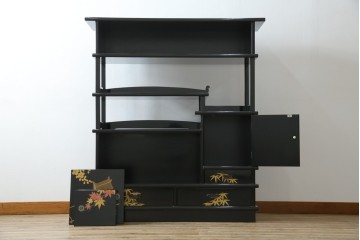 中古　美品　輪島塗り　雅やかな佇まいが上質な雰囲気を漂わせる飾り棚(茶棚、収納棚、戸棚)(R-051840)