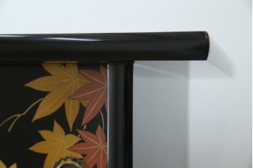 中古　美品　輪島塗り　雅やかな佇まいが上質な雰囲気を漂わせる飾り棚(茶棚、収納棚、戸棚)(R-051840)