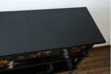 中古　美品　輪島塗り　雅やかな佇まいが上質な雰囲気を漂わせる飾り棚(茶棚、収納棚、戸棚)(R-051840)