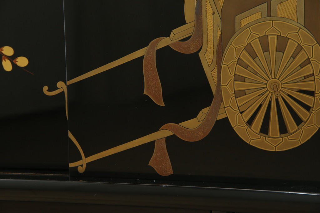 中古　美品　輪島塗り　雅やかな佇まいが上質な雰囲気を漂わせる飾り棚(茶棚、収納棚、戸棚)(R-051840)