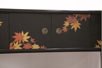 中古　美品　輪島塗り　雅やかな佇まいが上質な雰囲気を漂わせる飾り棚(茶棚、収納棚、戸棚)(R-051840)
