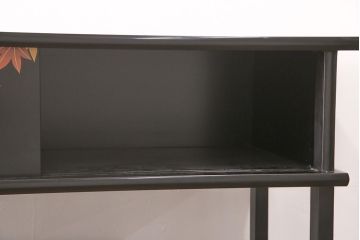中古　美品　輪島塗り　雅やかな佇まいが上質な雰囲気を漂わせる飾り棚(茶棚、収納棚、戸棚)(R-051840)