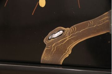 中古　美品　輪島塗り　雅やかな佇まいが上質な雰囲気を漂わせる飾り棚(茶棚、収納棚、戸棚)(R-051840)