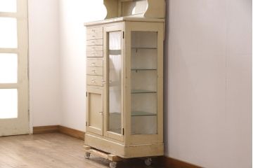 和製アンティーク　整理収納に活躍!シャビーな風合いがお洒落なデンタルキャビネット(デンタルケース、ケビント、収納棚、戸棚)(R-051841)