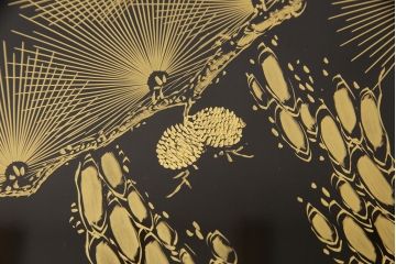 中古　美品　輪島塗り　清峰刻　沈金　松の木が見事に表現された総漆塗り座卓(ローテーブル)(R-051842)