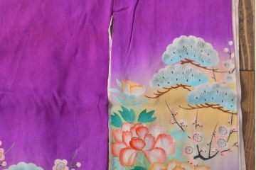 大正〜昭和初期　梅に牡丹　アンティーク　縮緬着物(正絹、古布、ちりめん)(R-051869)