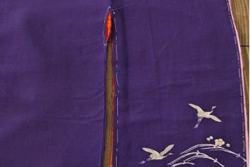 アンティーク着物　飛鶴に梅　刺繍打掛(正絹、古布)(R-051870)