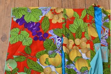 アンティーク着物　フルーツ柄錦紗縮緬　刺繍打掛(正絹、古布)(R-051872)