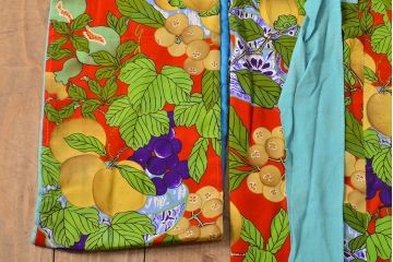 アンティーク着物　フルーツ柄錦紗縮緬　刺繍打掛(正絹、古布)(R-051872)