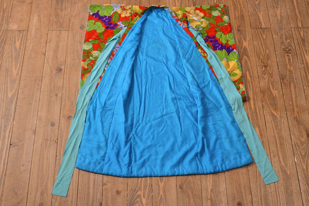 アンティーク着物　フルーツ柄錦紗縮緬　刺繍打掛(正絹、古布)(R-051872)