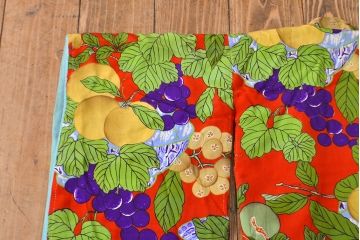 アンティーク着物　フルーツ柄錦紗縮緬　刺繍打掛(正絹、古布)(R-051872)