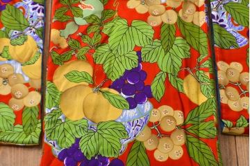 アンティーク着物　フルーツ柄錦紗縮緬　刺繍打掛(正絹、古布)(R-051872)