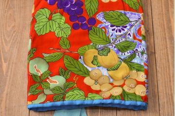 アンティーク着物　フルーツ柄錦紗縮緬　刺繍打掛(正絹、古布)(R-051872)