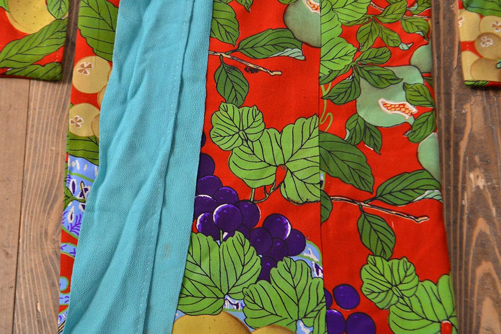 アンティーク着物　フルーツ柄錦紗縮緬　刺繍打掛(正絹、古布)(R-051873)