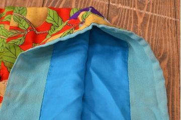 アンティーク着物　フルーツ柄錦紗縮緬　刺繍打掛(正絹、古布)(R-051873)